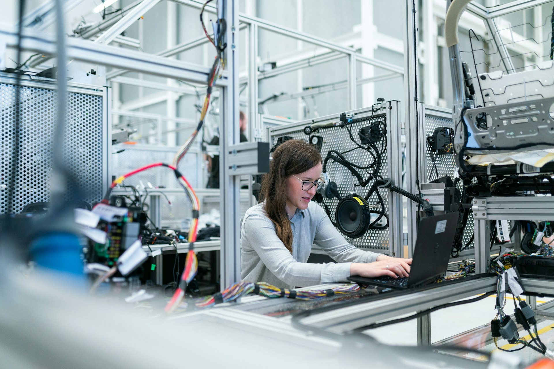 PLC Training Kit vs Simulator: Do You Need Hardware?